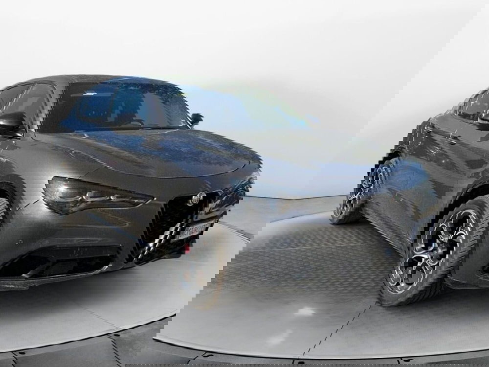Alfa Romeo Stelvio usata a Salerno (2)