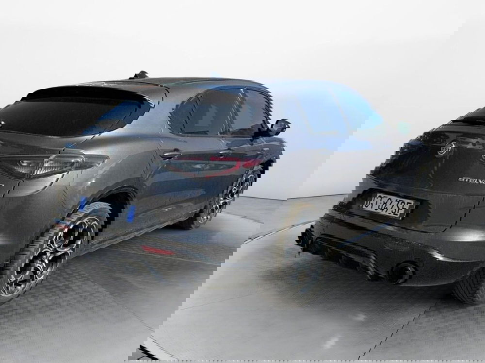 Alfa Romeo Stelvio usata a Salerno (3)