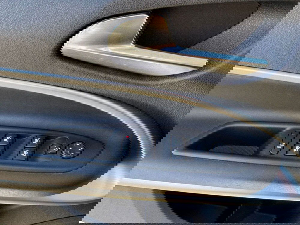 Jeep Avenger usata a Salerno (16)