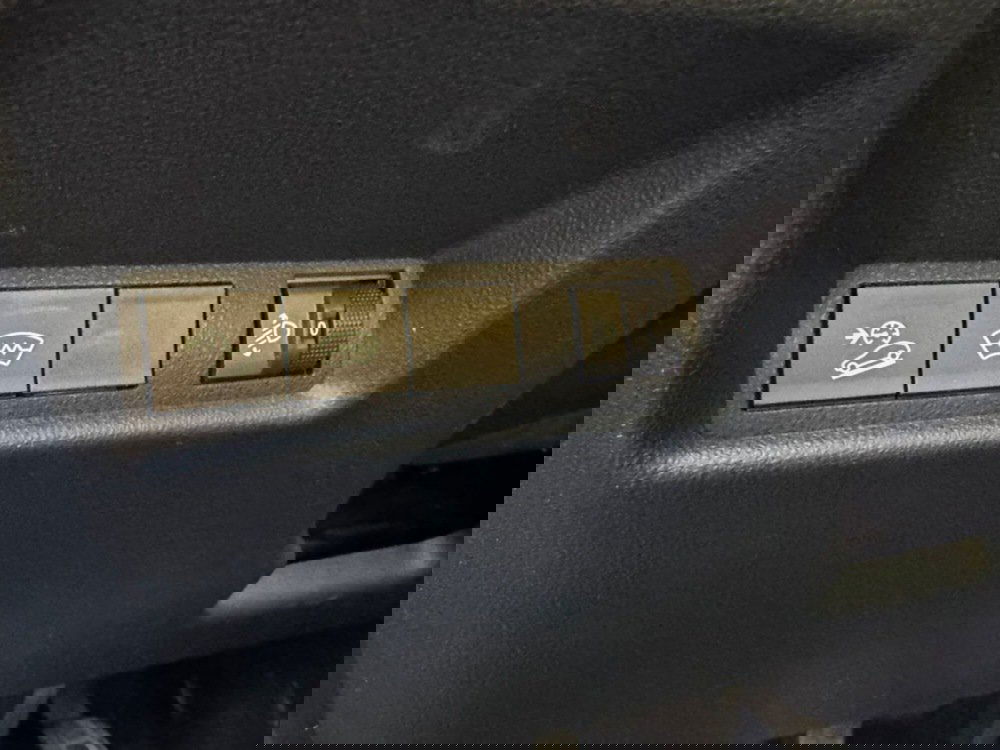 Jeep Avenger usata a Salerno (17)