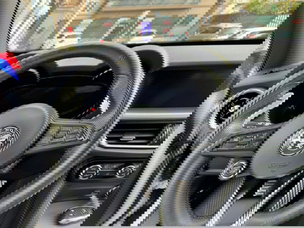 Alfa Romeo Stelvio usata a Salerno (11)