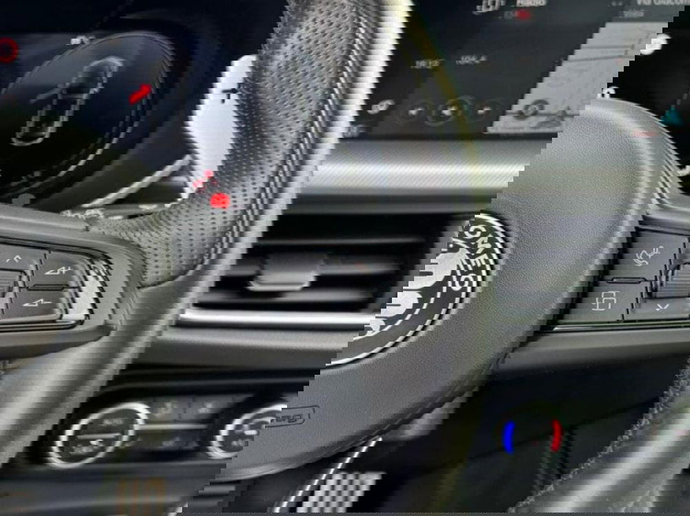 Alfa Romeo Stelvio usata a Salerno (13)