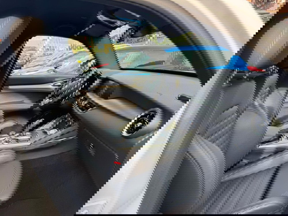 Alfa Romeo Stelvio usata a Salerno (7)