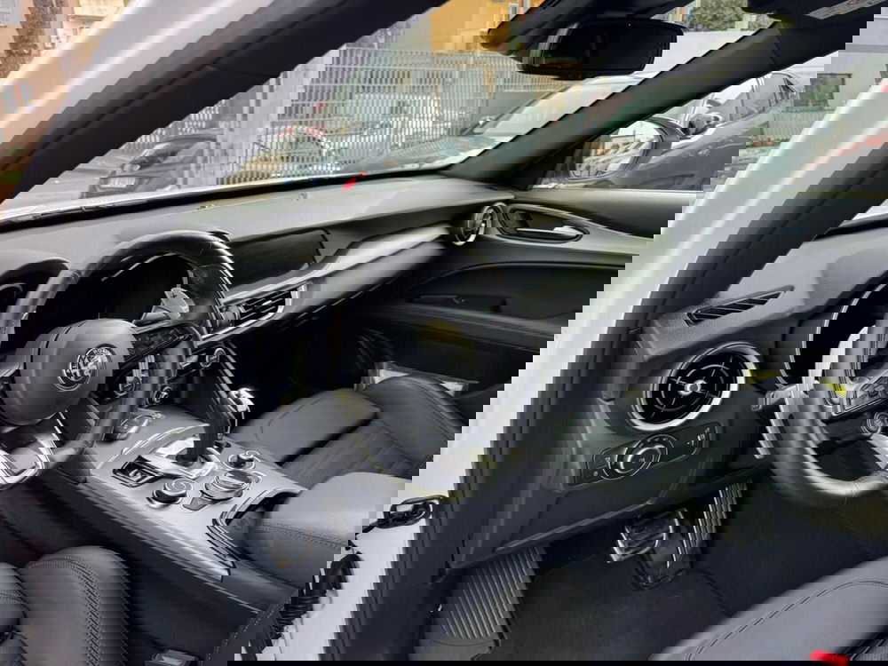 Alfa Romeo Stelvio usata a Salerno (8)