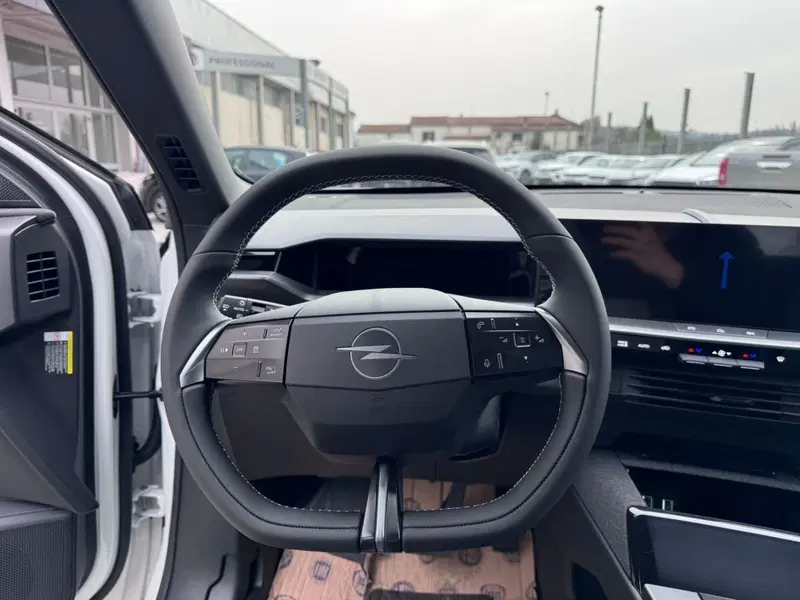 Opel Grandland nuova a Frosinone (13)