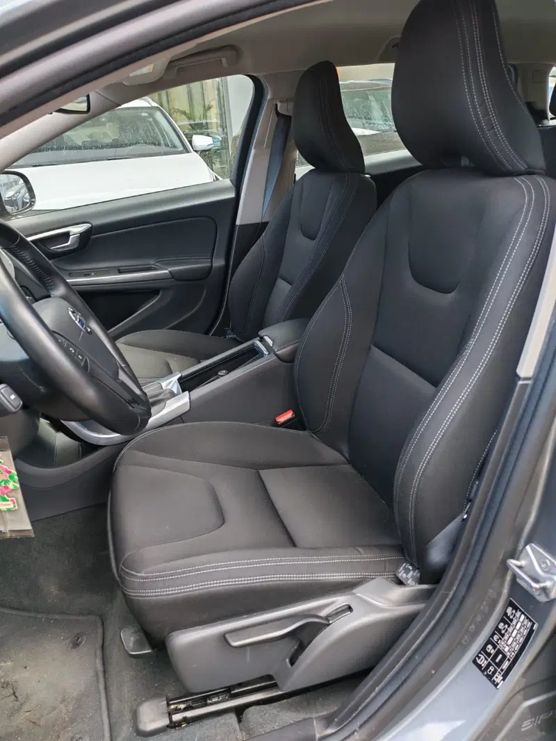 Volvo V60 Cross Country usata a Rimini (13)