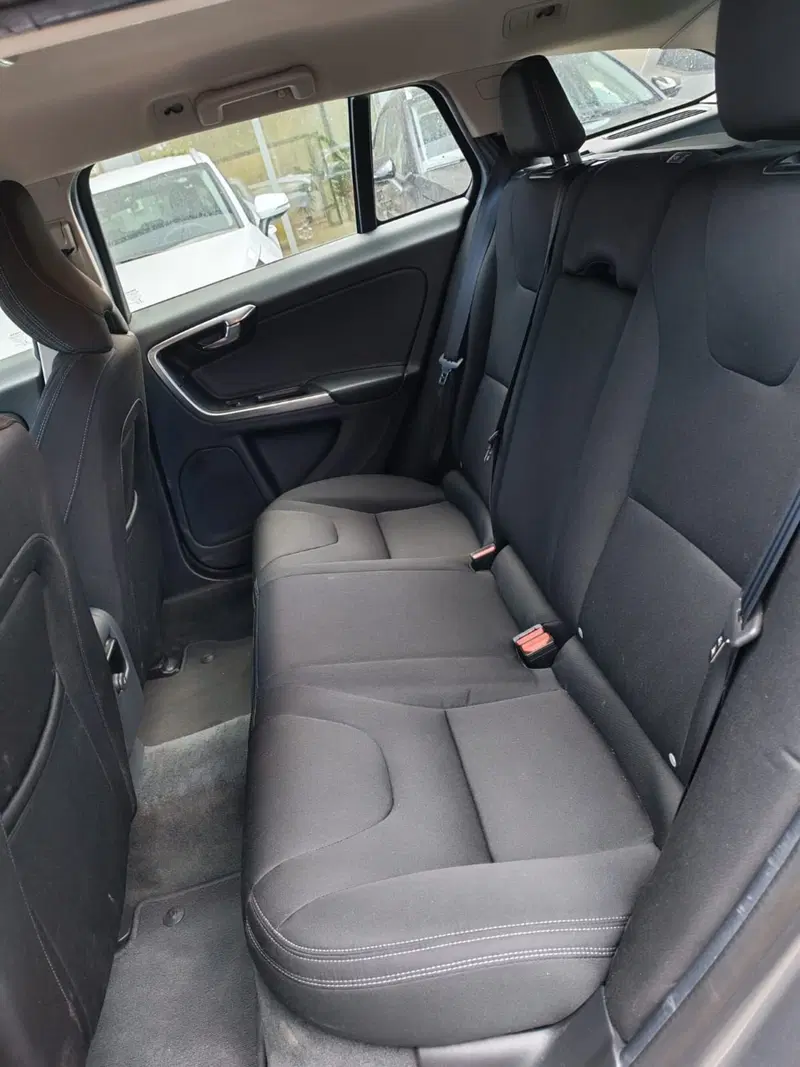 Volvo V60 Cross Country usata a Rimini (14)