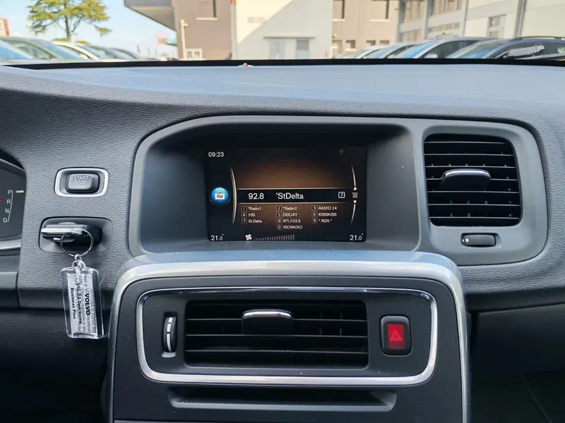 Volvo V60 Cross Country usata a Rimini (15)