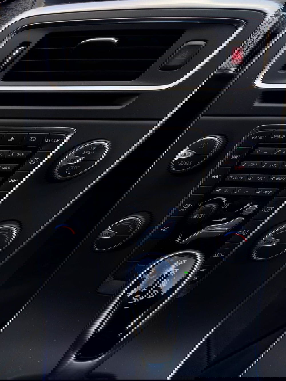 Volvo V60 Cross Country usata a Rimini (17)