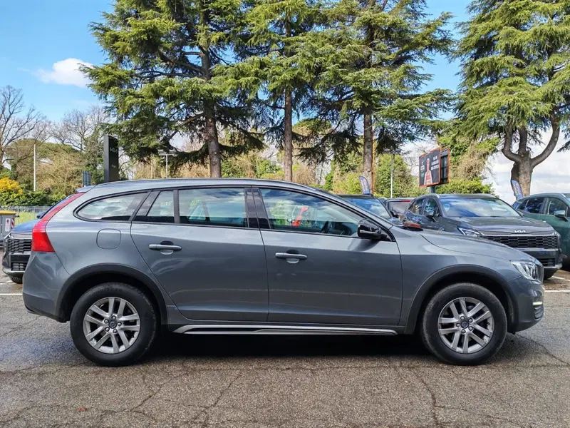 Volvo V60 Cross Country usata a Rimini (5)