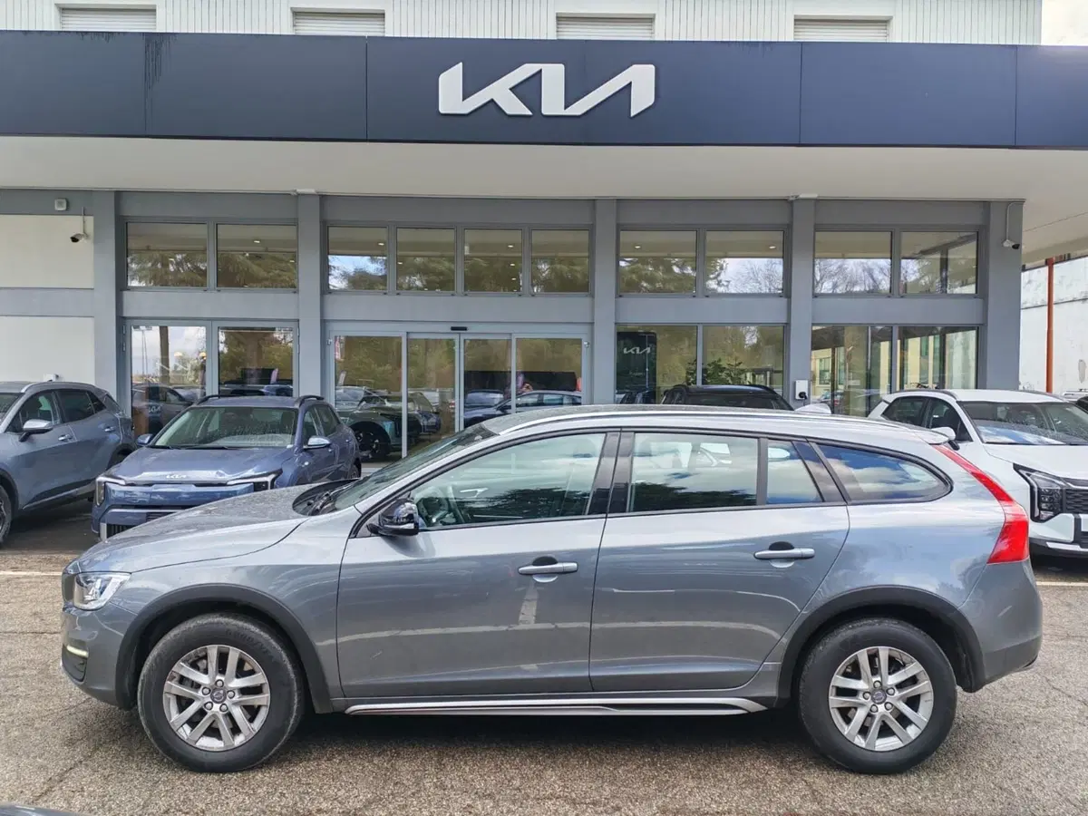 Volvo V60 Cross Country usata a Rimini (6)