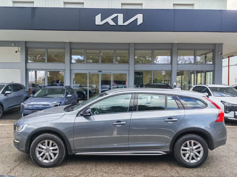 Volvo V60 Cross Country usata a Rimini (6)