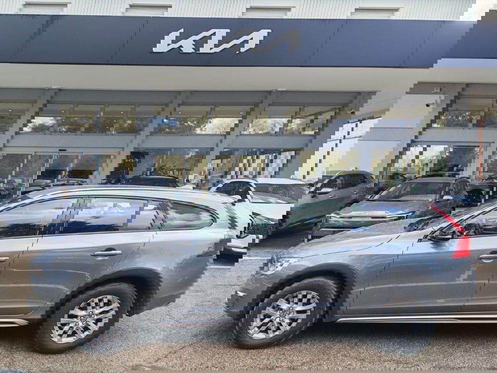 Volvo V60 Cross Country usata a Rimini (6)