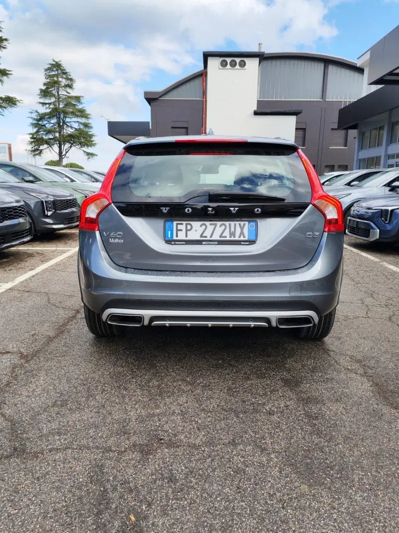 Volvo V60 Cross Country usata a Rimini (8)