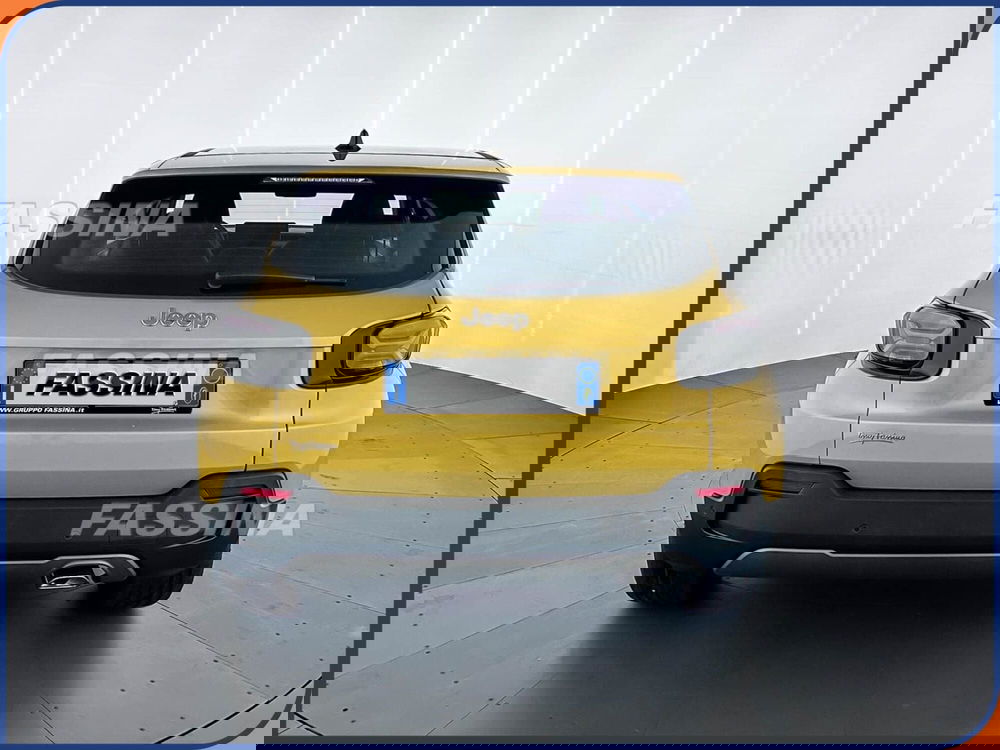 Jeep Avenger nuova a Milano (5)