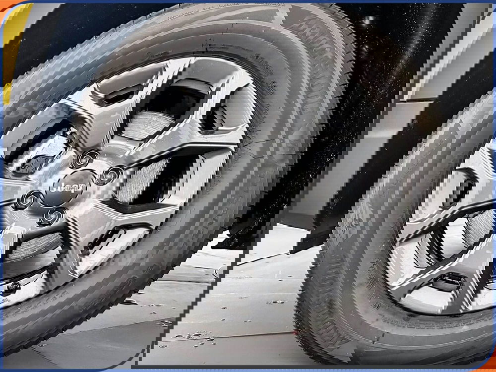 Jeep Avenger nuova a Milano (7)