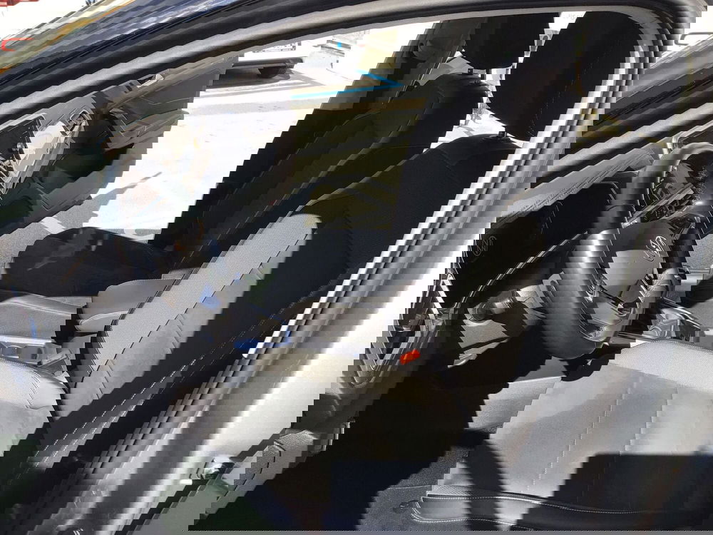 Volkswagen T-Roc usata a Genova (13)