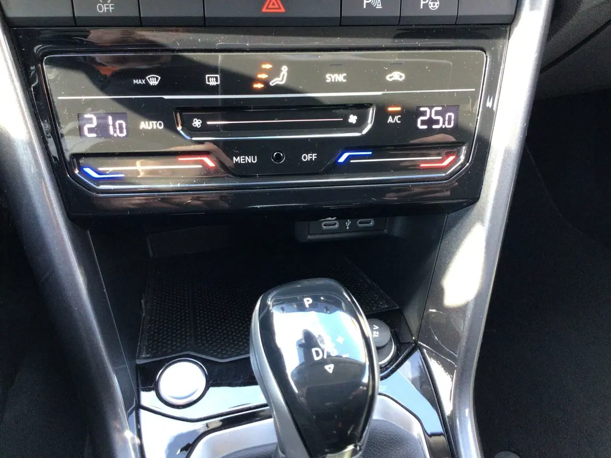 Volkswagen T-Roc usata a Genova (20)