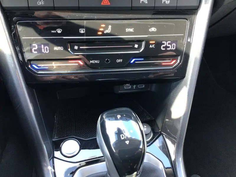 Volkswagen T-Roc usata a Genova (20)