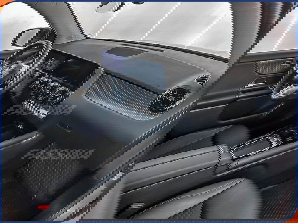 Mercedes-Benz GLA SUV usata a Milano (12)