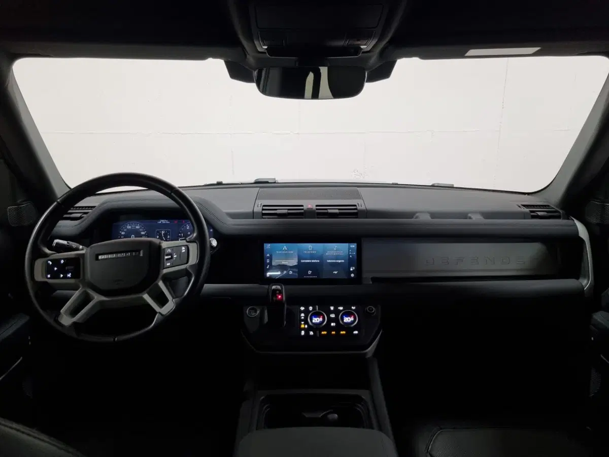 Land Rover Defender usata a Brescia (4)