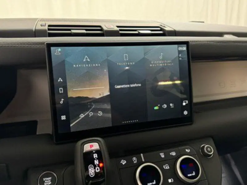 Land Rover Defender nuova a Bolzano (10)