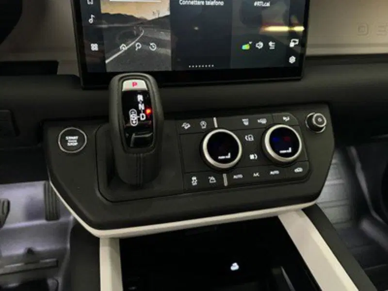 Land Rover Defender nuova a Bolzano (11)