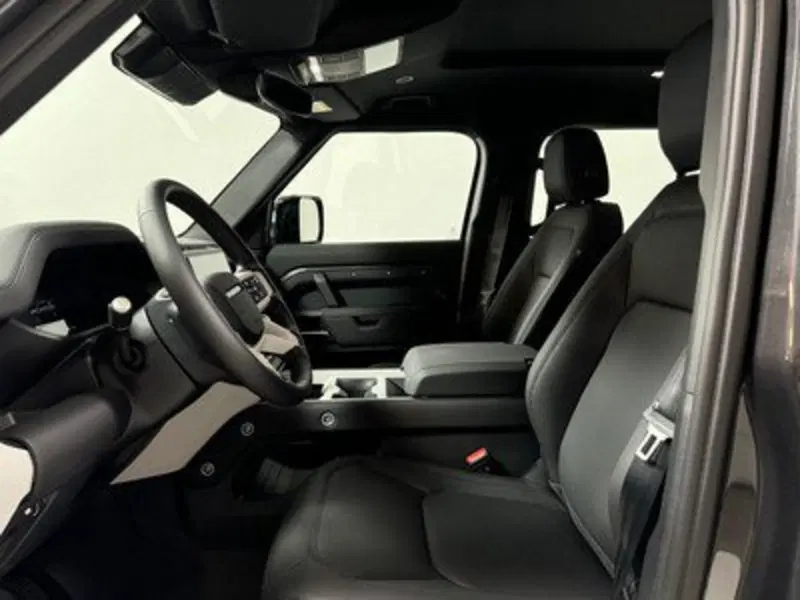 Land Rover Defender nuova a Bolzano (3)