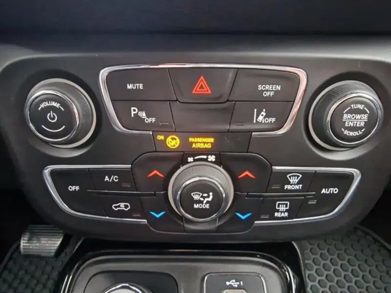 Jeep Compass usata a Salerno (18)