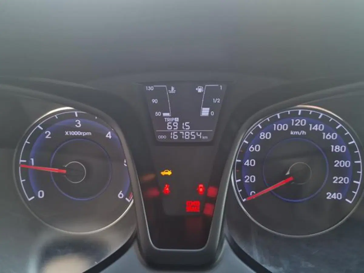 Hyundai ix20 usata a Salerno (11)