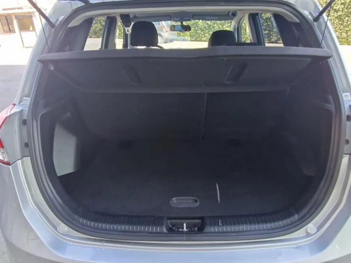 Hyundai ix20 usata a Salerno (19)