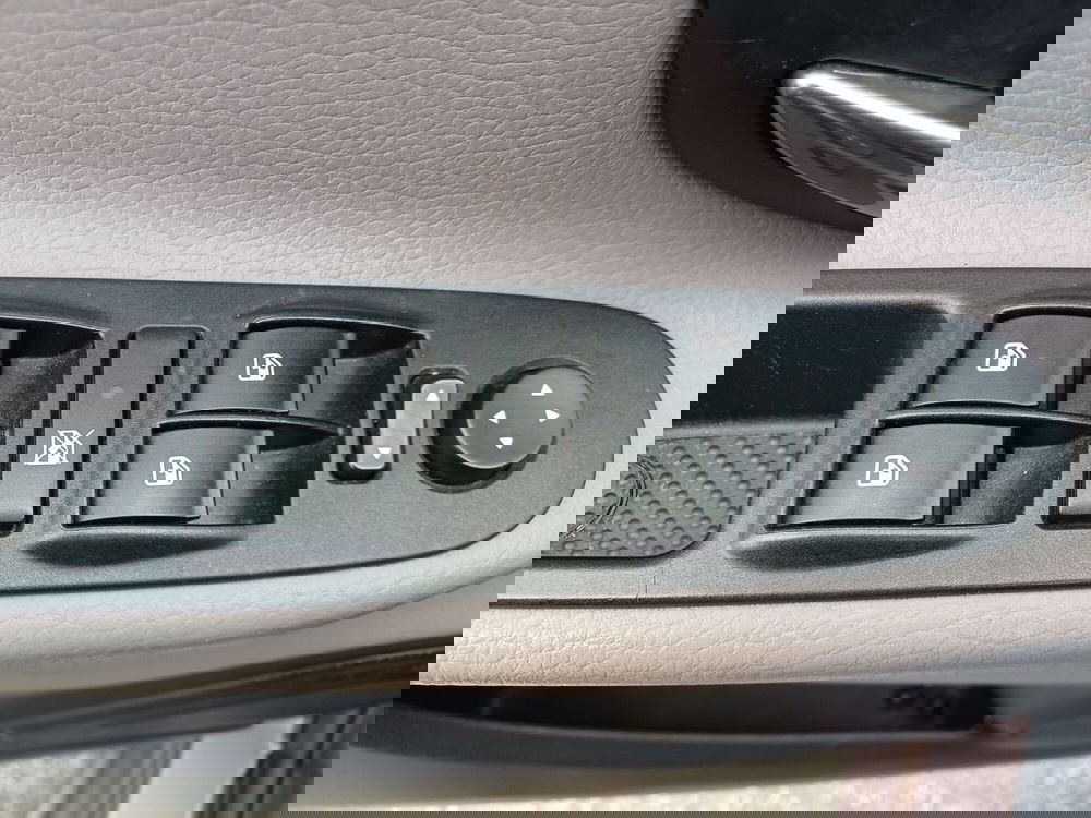 Lancia Ypsilon usata a Modena (13)