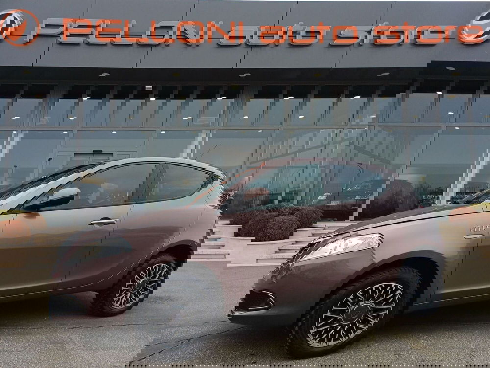 Lancia Ypsilon usata a Modena (2)