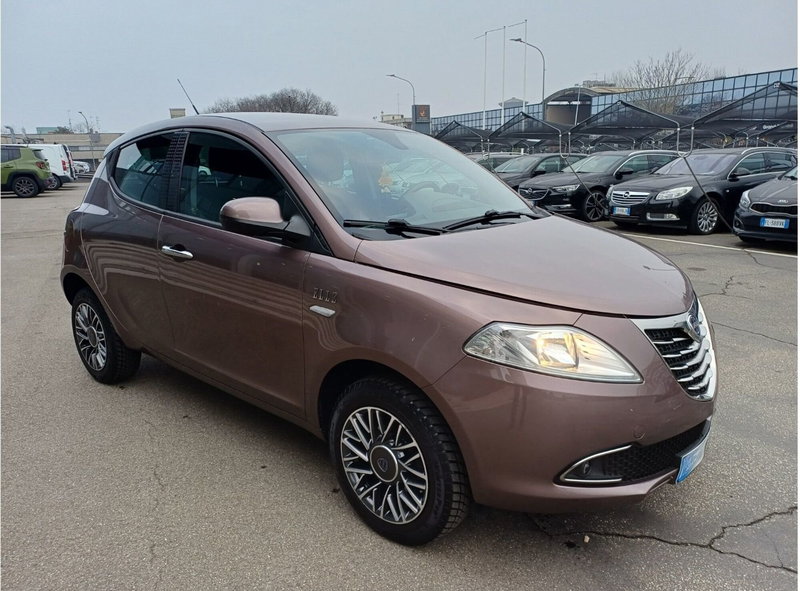 Lancia Ypsilon usata a Modena (4)