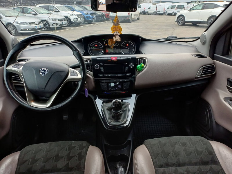 Lancia Ypsilon usata a Modena (9)