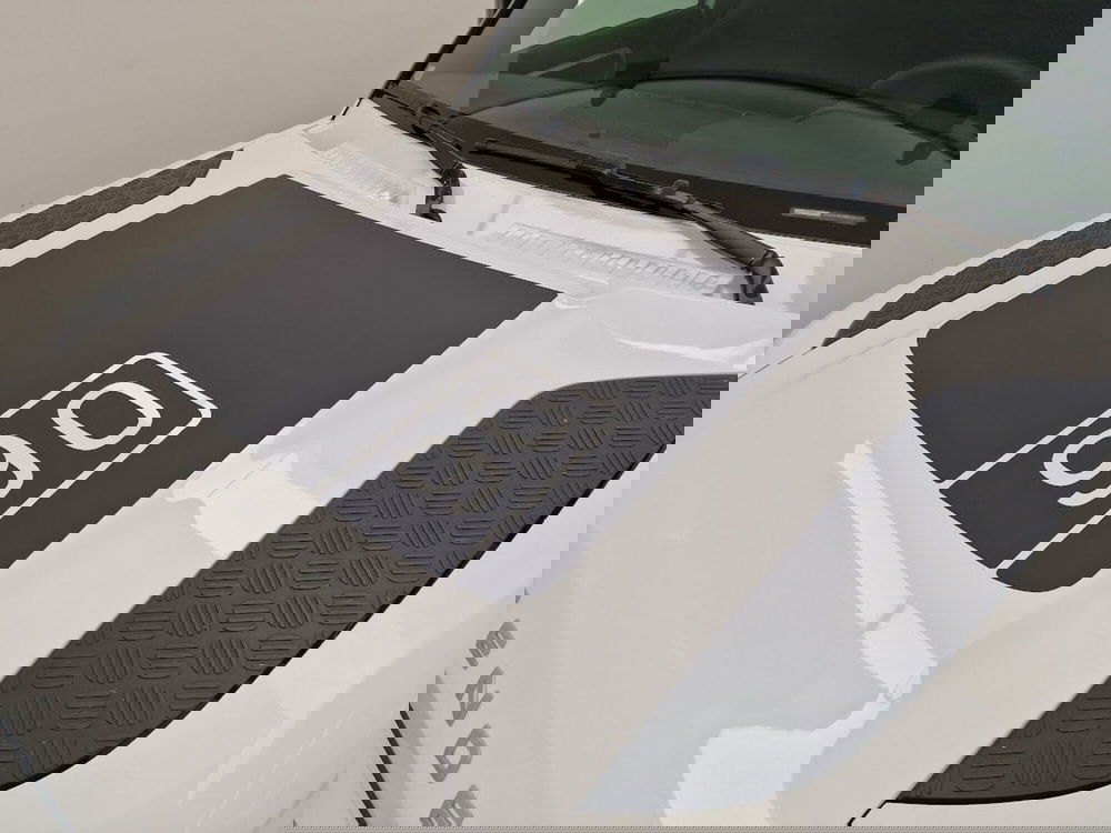 Land Rover Defender usata a Novara (18)