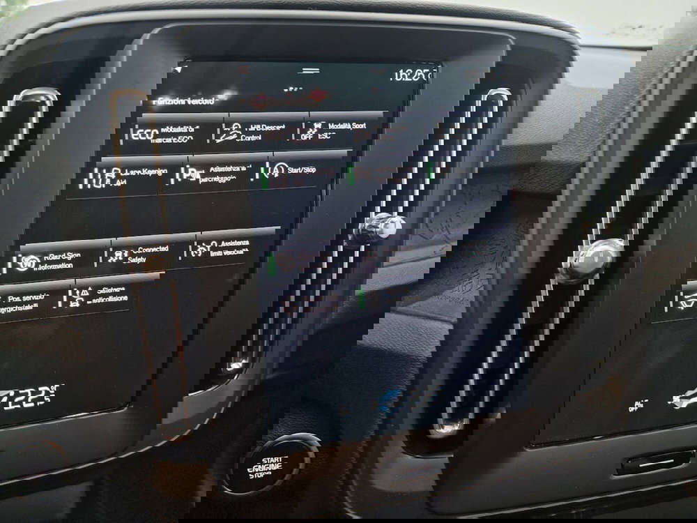 Volvo XC40 usata a Novara (13)