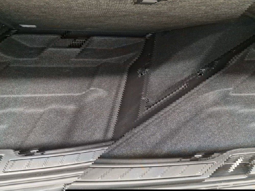 Volvo XC40 usata a Novara (18)