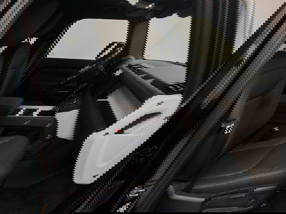 Land Rover Defender usata a Novara (3)