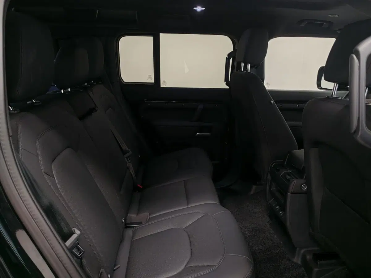 Land Rover Defender usata a Novara (4)