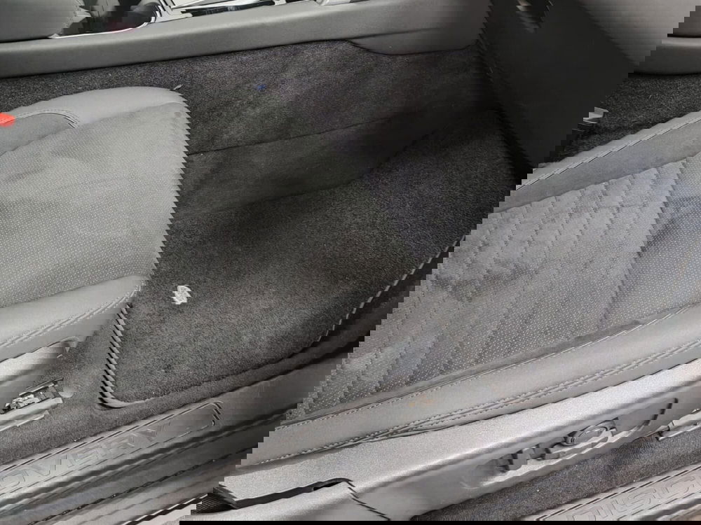 Land Rover Discovery Sport usata a Novara (12)