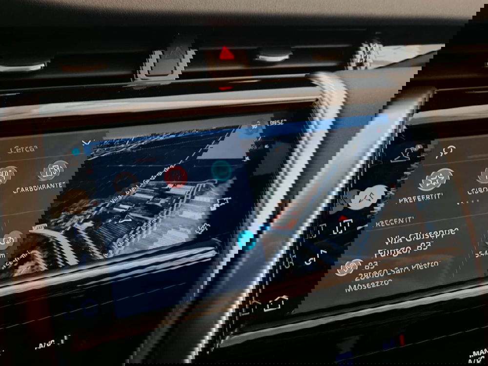 Land Rover Discovery Sport usata a Novara (18)