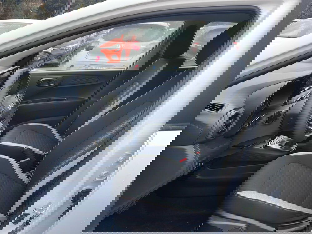 Hyundai i10 nuova a Roma (14)