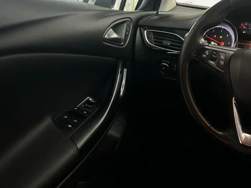 Opel Astra usata a Roma (14)