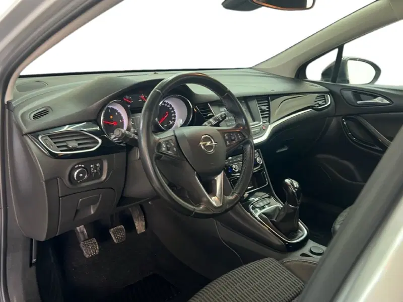 Opel Astra usata a Roma (16)