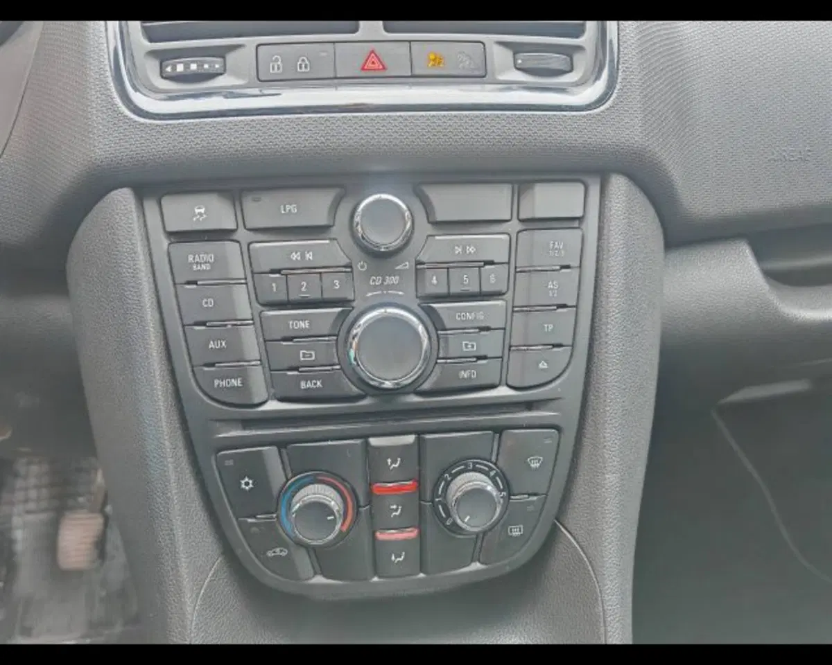Opel Meriva usata a Potenza (16)