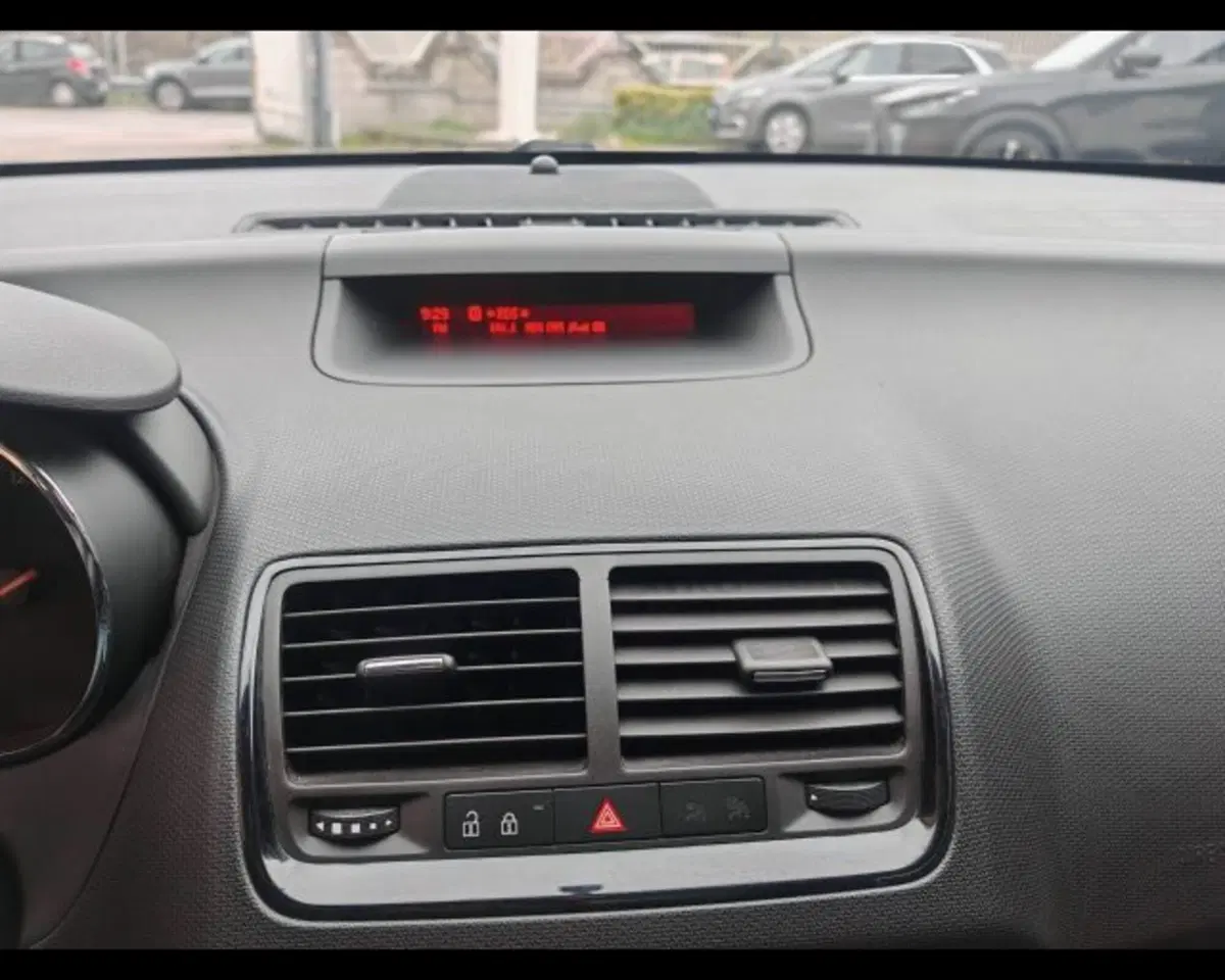 Opel Meriva usata a Potenza (18)