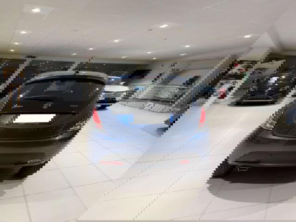 Lancia Ypsilon usata a Savona (7)
