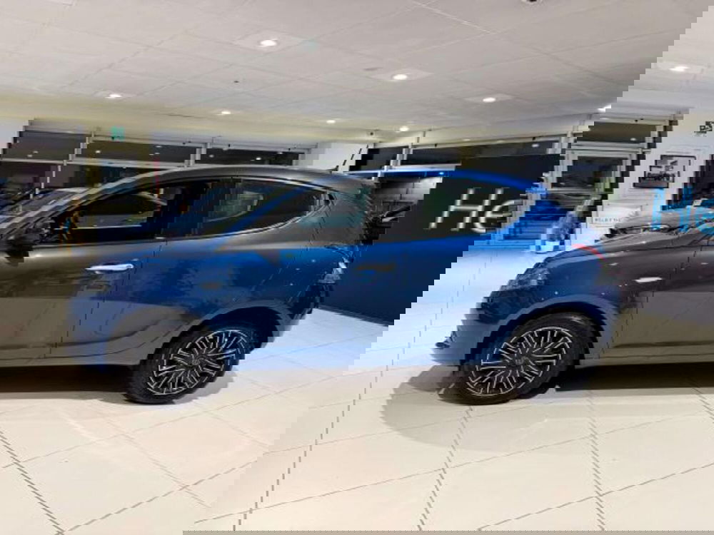 Lancia Ypsilon usata a Savona (8)