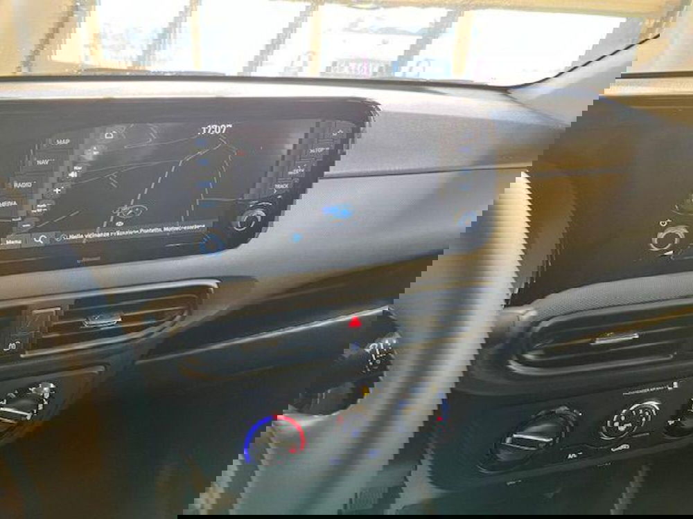 Hyundai i10 nuova a Verbano Cusio Ossola (14)